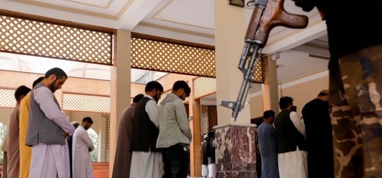 Afganistan'da bir camide düzenlenen saldırıda 6 kişi hayatını kaybetti