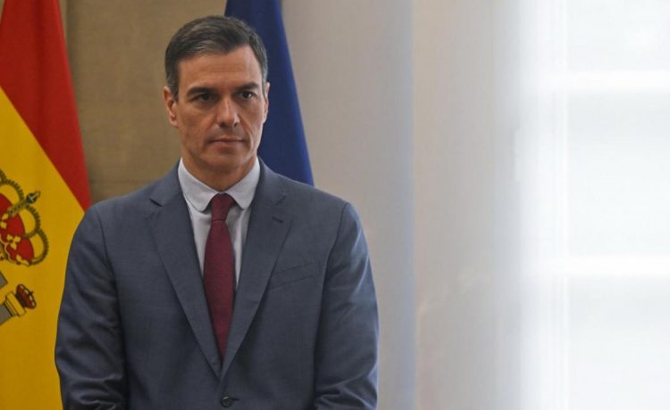 İspanya Başbakanı Pedro Sanchez görevinde kalma kararı aldı