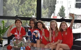 23 Nisan İlkokulu kız atletizm takımından, Girne Belediye Başkanı Şenkul’a ziyaret 