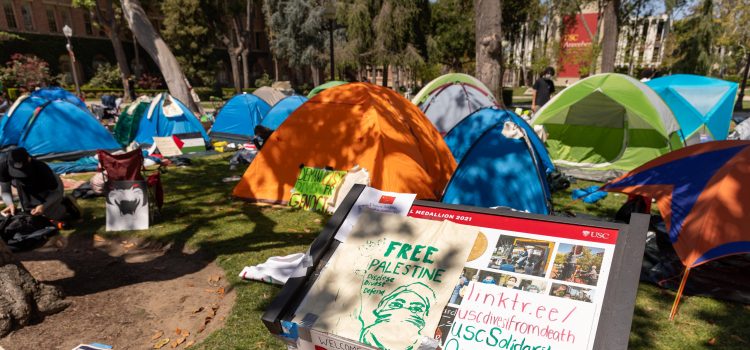 California Üniversitesi'ndeki Filistin'e destek gösterisine polis müdahalesinden endişe ediliyor