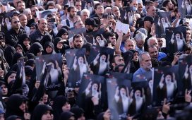 Helikopter kazasında ölen Cumhurbaşkanı Reisi için Tahran'da matem töreni düzenlendi