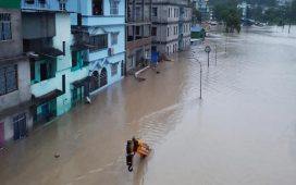 Hindistan ve Bangladeş'te siklon nedeniyle ölenlerin sayısı 55'e yükseldi