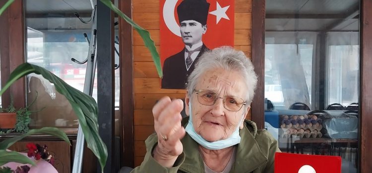 Kıbrıs Barış Harekatı’nda hemşire olarak görev yaptıktan sonra gazi ünvanıyla emekli olan Hacer Çalışkan,12 Mayıs'ta Uluslararası Hemşireler Günü, Anneler Günü ve oğlunun doğum gününü bir arada kutluyor