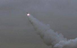 Kuzey Kore, yeni geliştirilen çok namlulu roketatar sisteminin test atışını yaptı