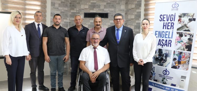 Maliye Bakanı Berova, Kıbrıs Türk Ortopedik Özürlüler Derneği’ni ziyaret etti