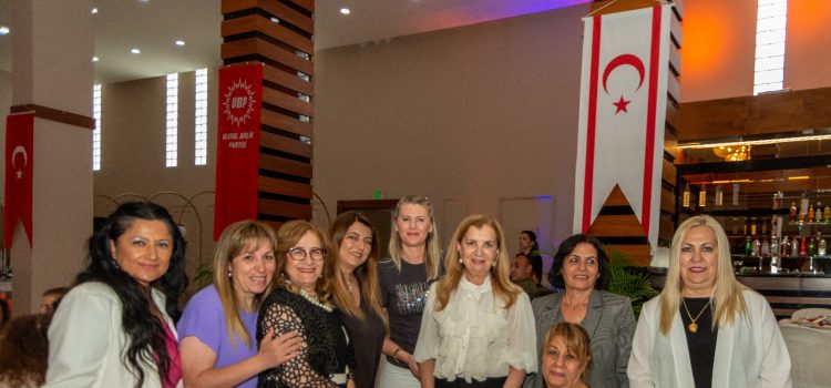 Zerrin Üstel’in himayelerinde, UBP Lefkoşa İlçe  Kadın Kolları organizasyonunda Anneler Günü etkinliği düzenlendi