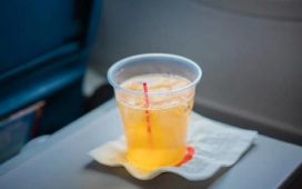 Araştırma: Uçakta alkol tükettikten sonra uyumak kalbi olumsuz etkiliyor