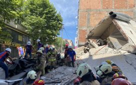 İstanbul Küçükçekmece'de bina çöktü: 1 ölü, 2’si ağır 7 yaralı